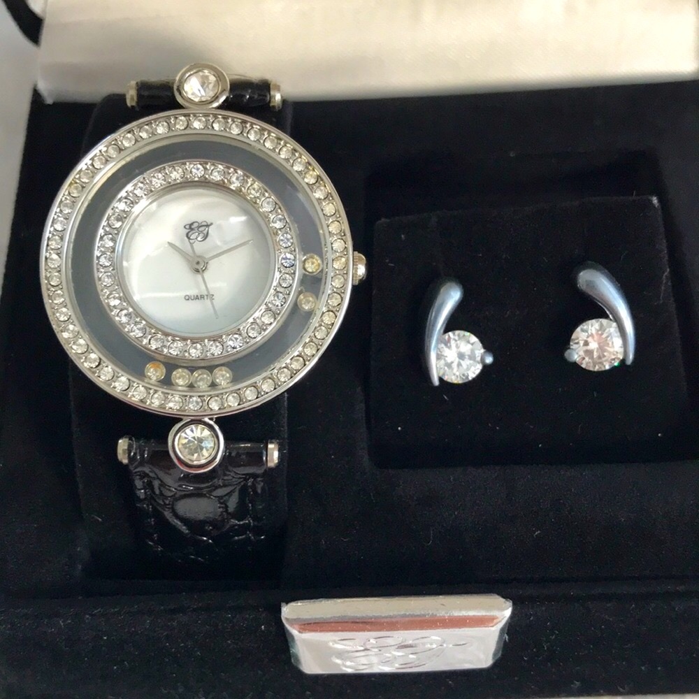 ❗️LAST CHANCE- Vintage ELIZABETH TAYLOR White Diamonds Watch & Earrings Gift Set - Picture 3 of 11